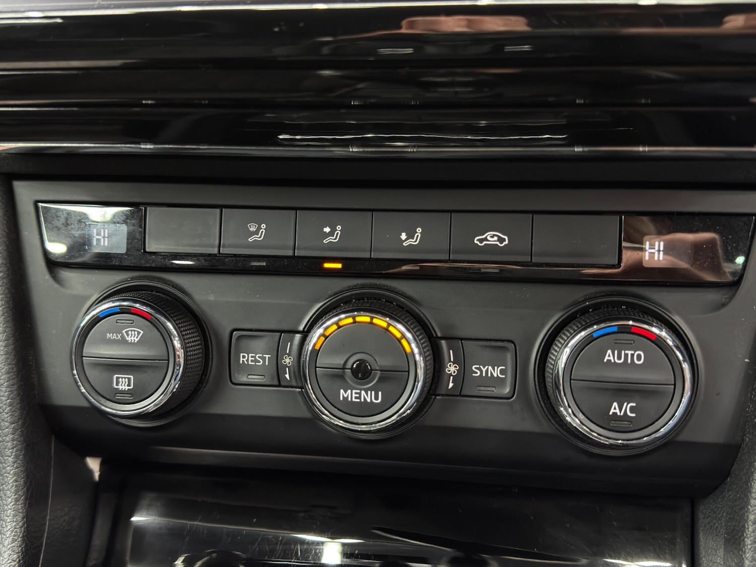 Used Skoda Superb 2017 for sale - 76839743: Photo 27