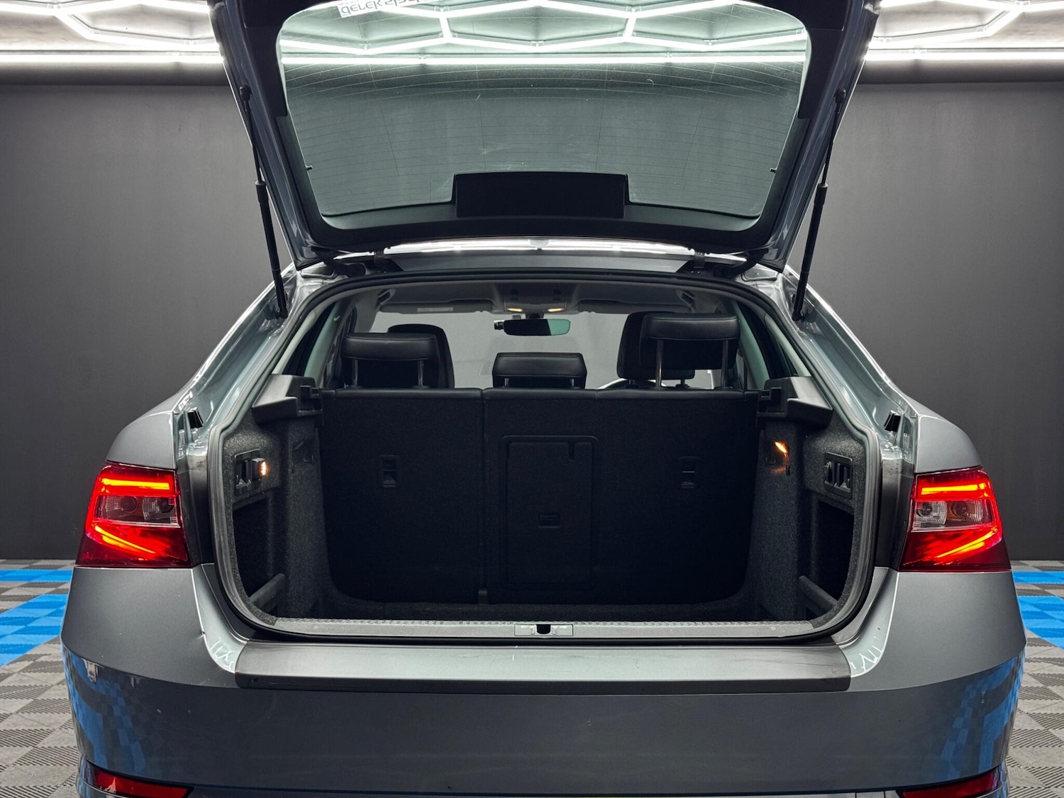 Used Skoda Superb 2017 for sale - 76839743: Photo 34