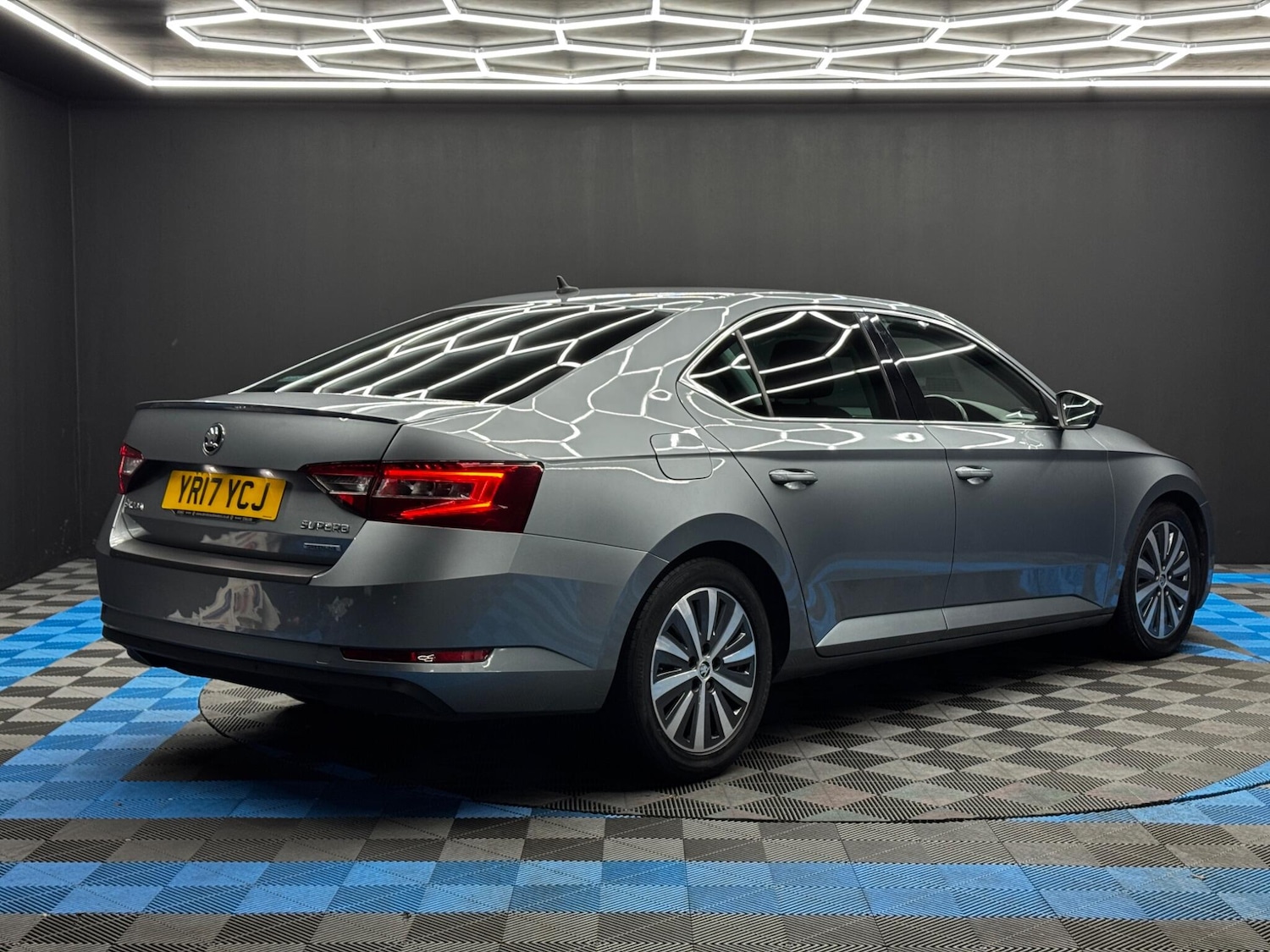 Used Skoda Superb 2017 for sale - 76839743: Photo 5