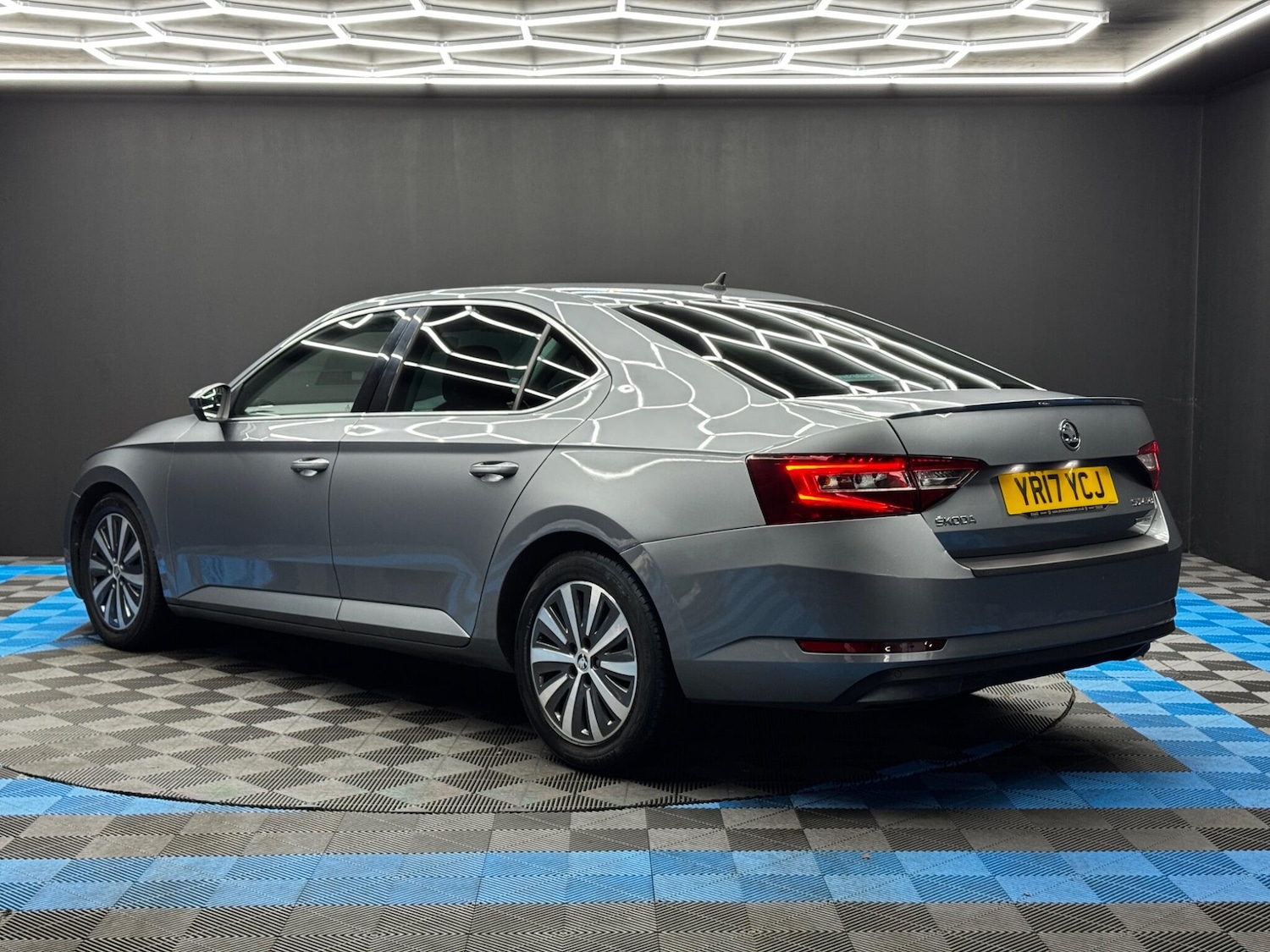 Used Skoda Superb 2017 for sale - 76839743: Photo 7