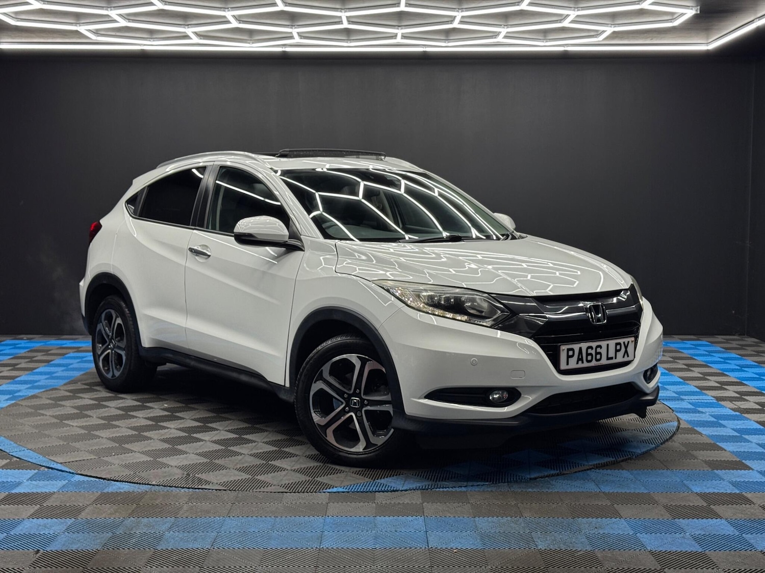 Used Honda HR-V 2016 for sale - 77696090: Photo 1