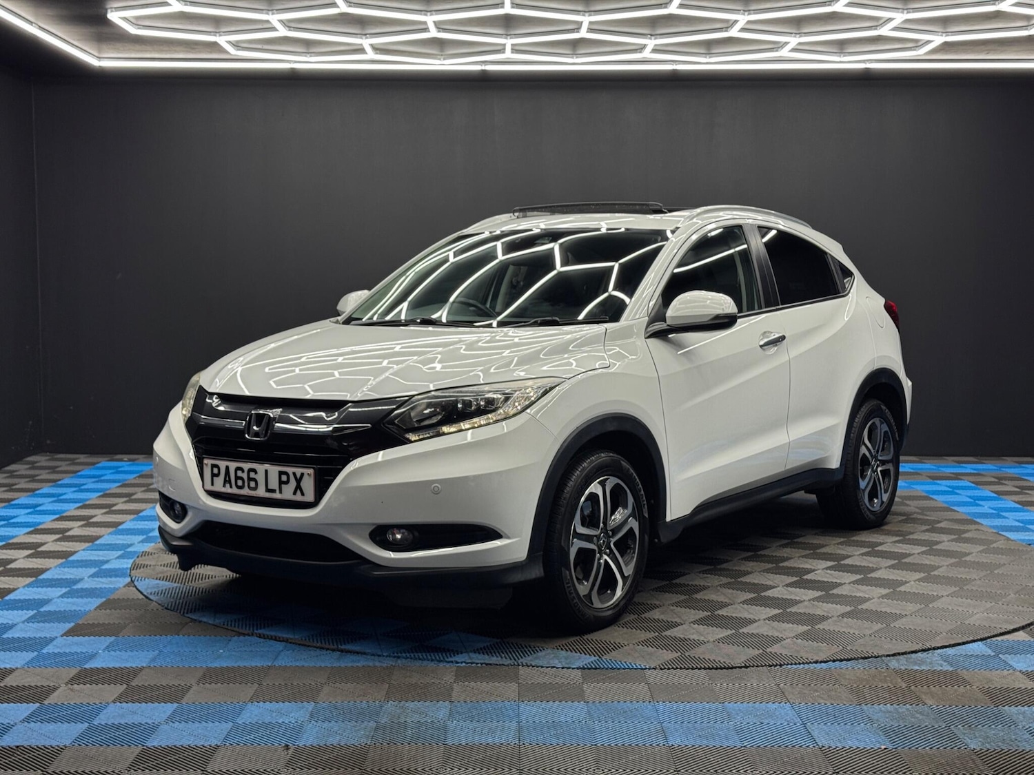 Used Honda HR-V 2016 for sale - 77696090: Photo 3