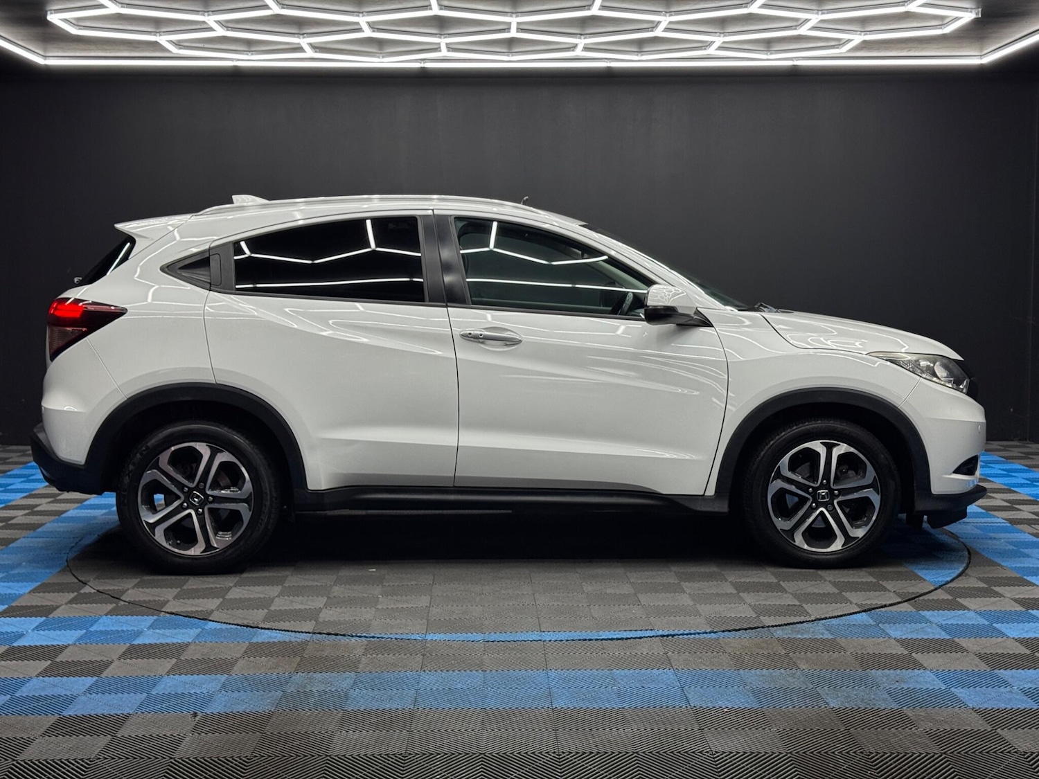 Used Honda HR-V 2016 for sale - 77696090: Photo 4
