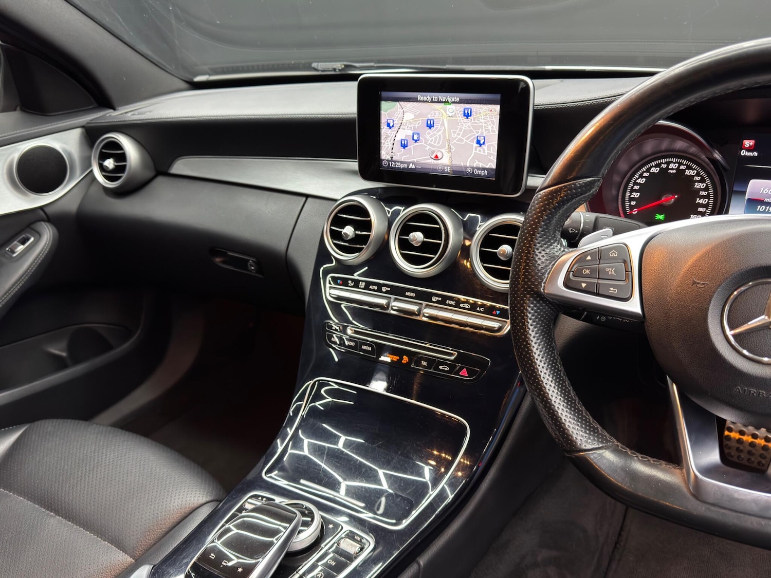 Used Mercedes-Benz C Class 2014 for sale - 77143388: Photo 22