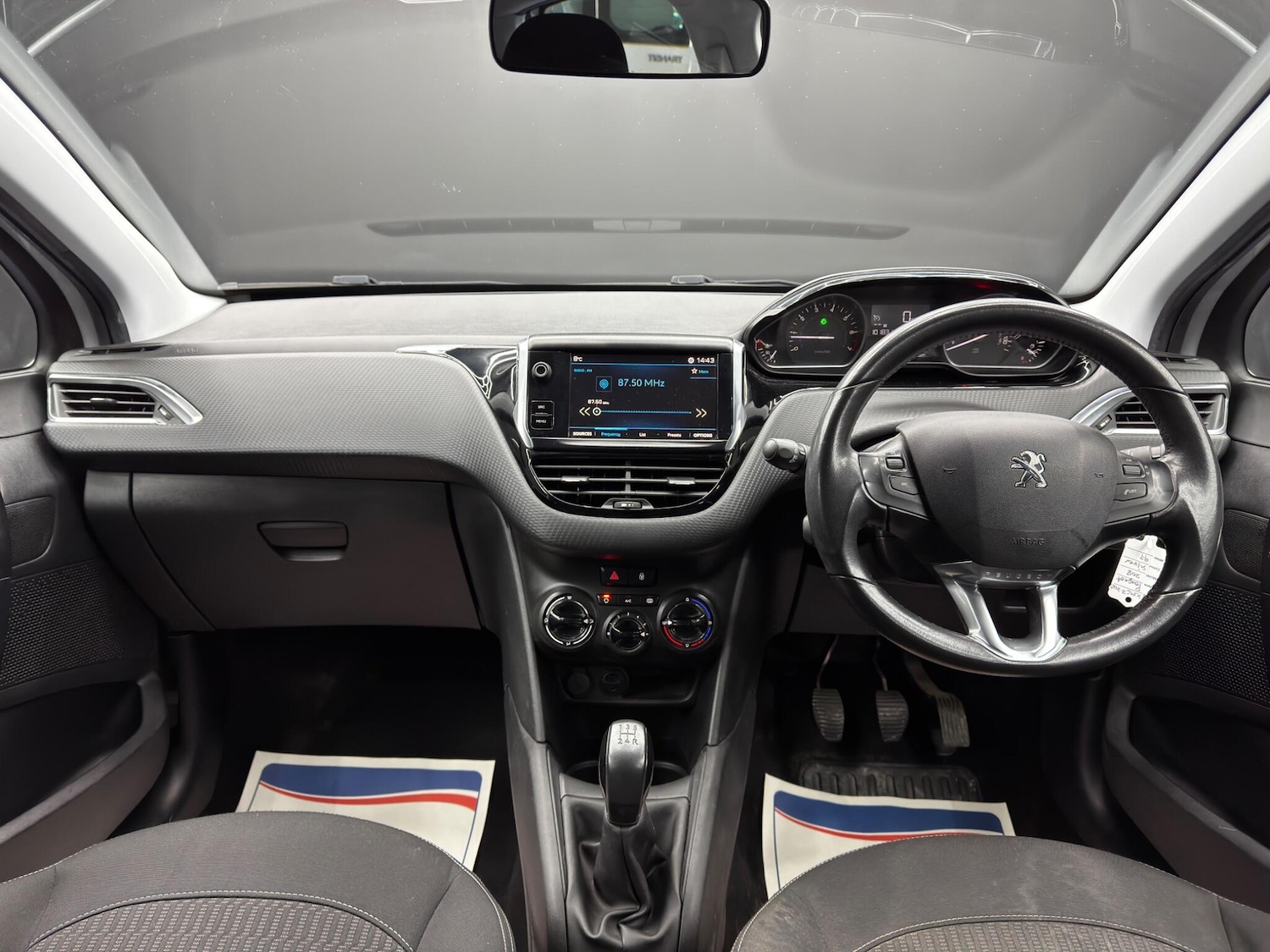 Used Peugeot 208 2017 for sale - 77387395: Photo 10