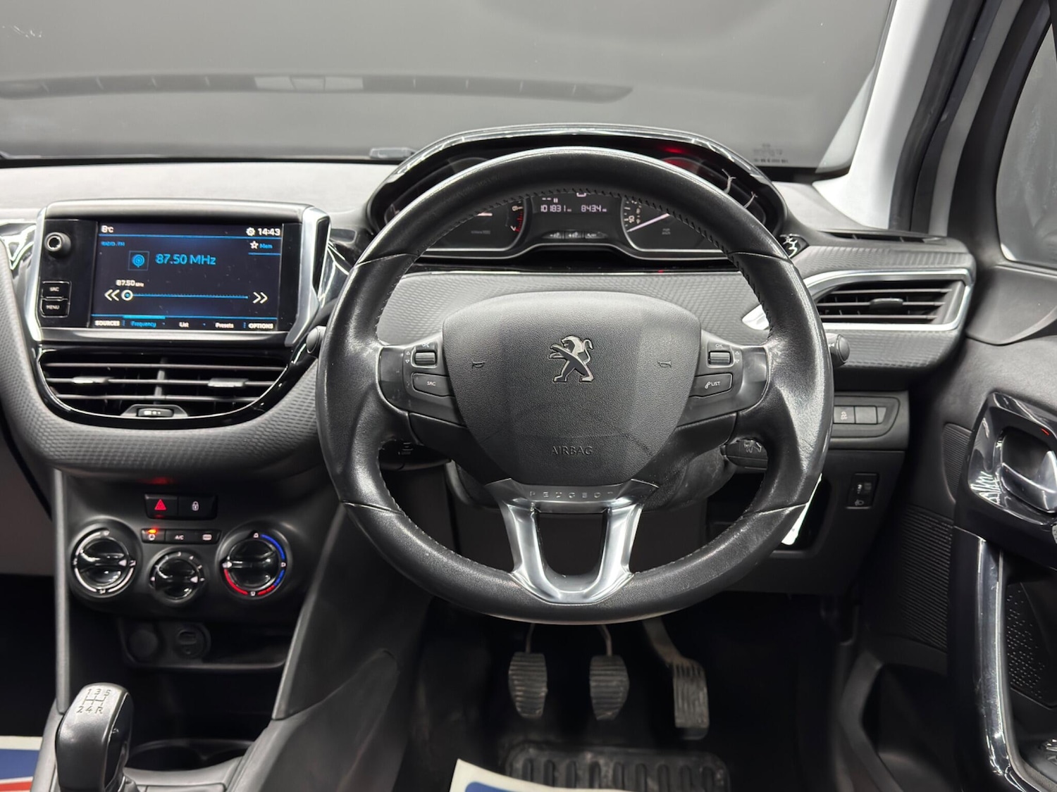 Used Peugeot 208 2017 for sale - 77387395: Photo 16