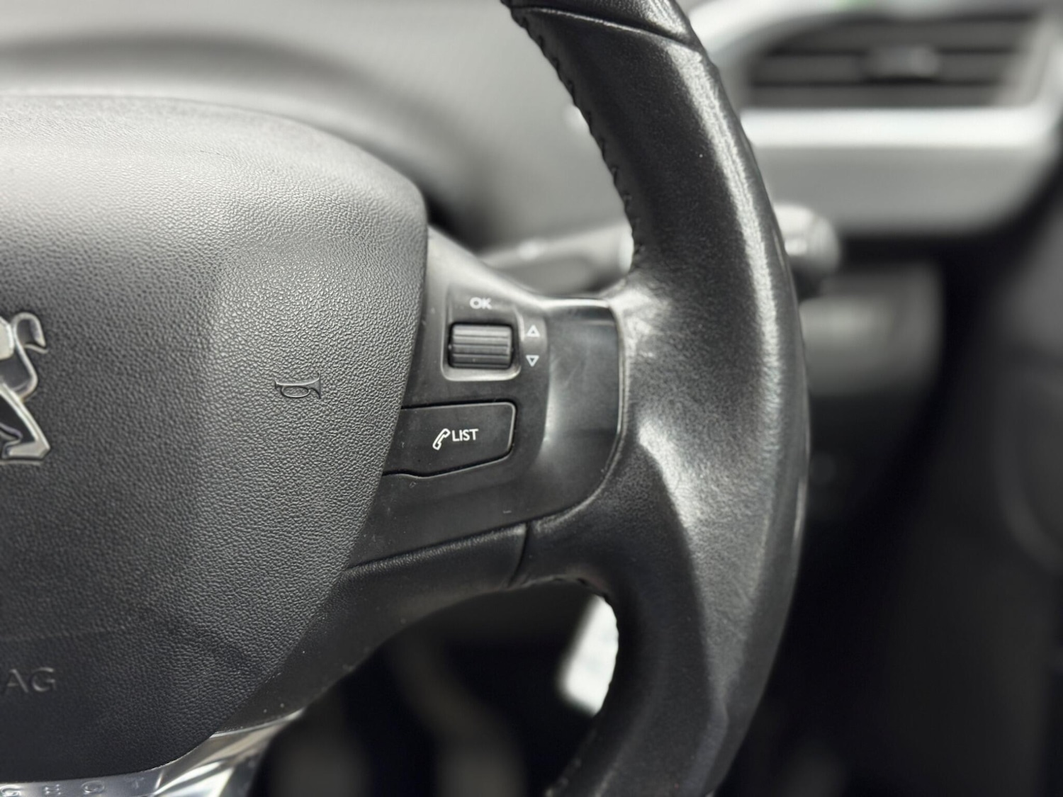 Used Peugeot 208 2017 for sale - 77387395: Photo 19