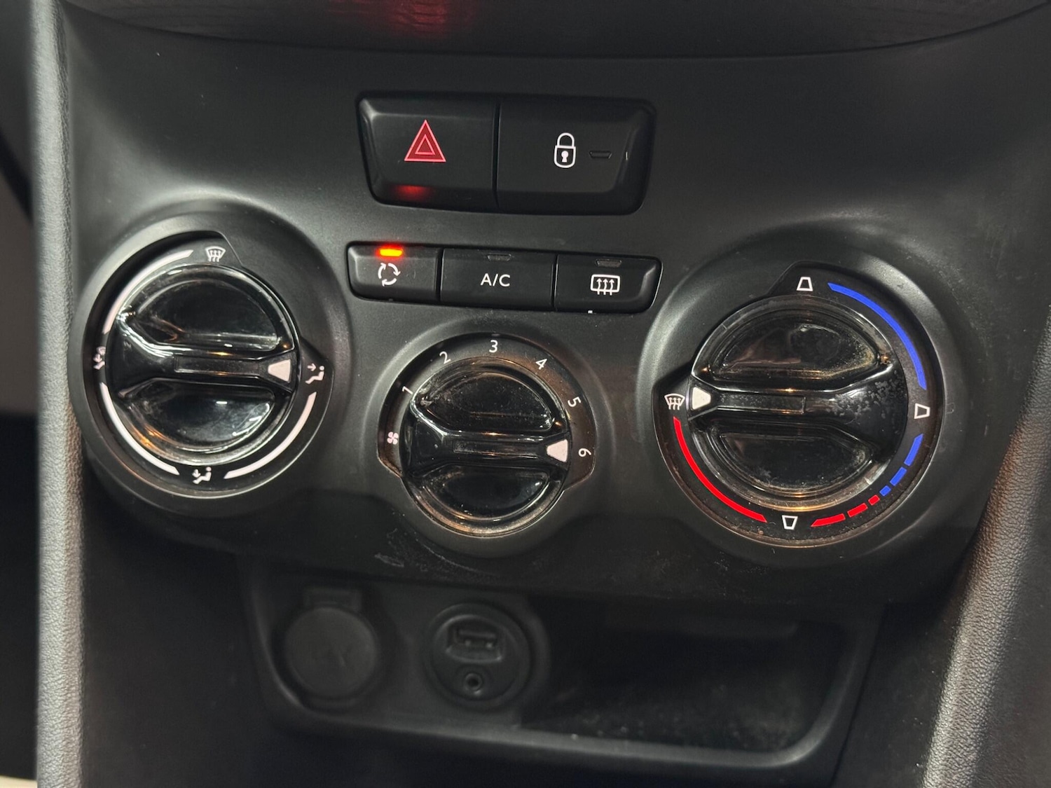 Used Peugeot 208 2017 for sale - 77387395: Photo 24