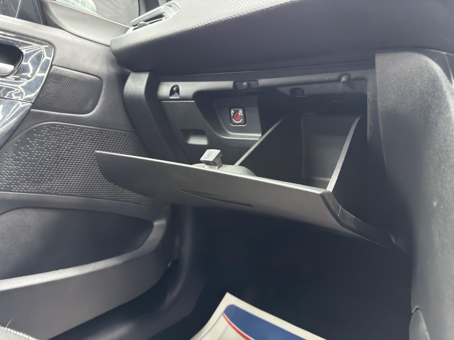 Used Peugeot 208 2017 for sale - 77387395: Photo 31