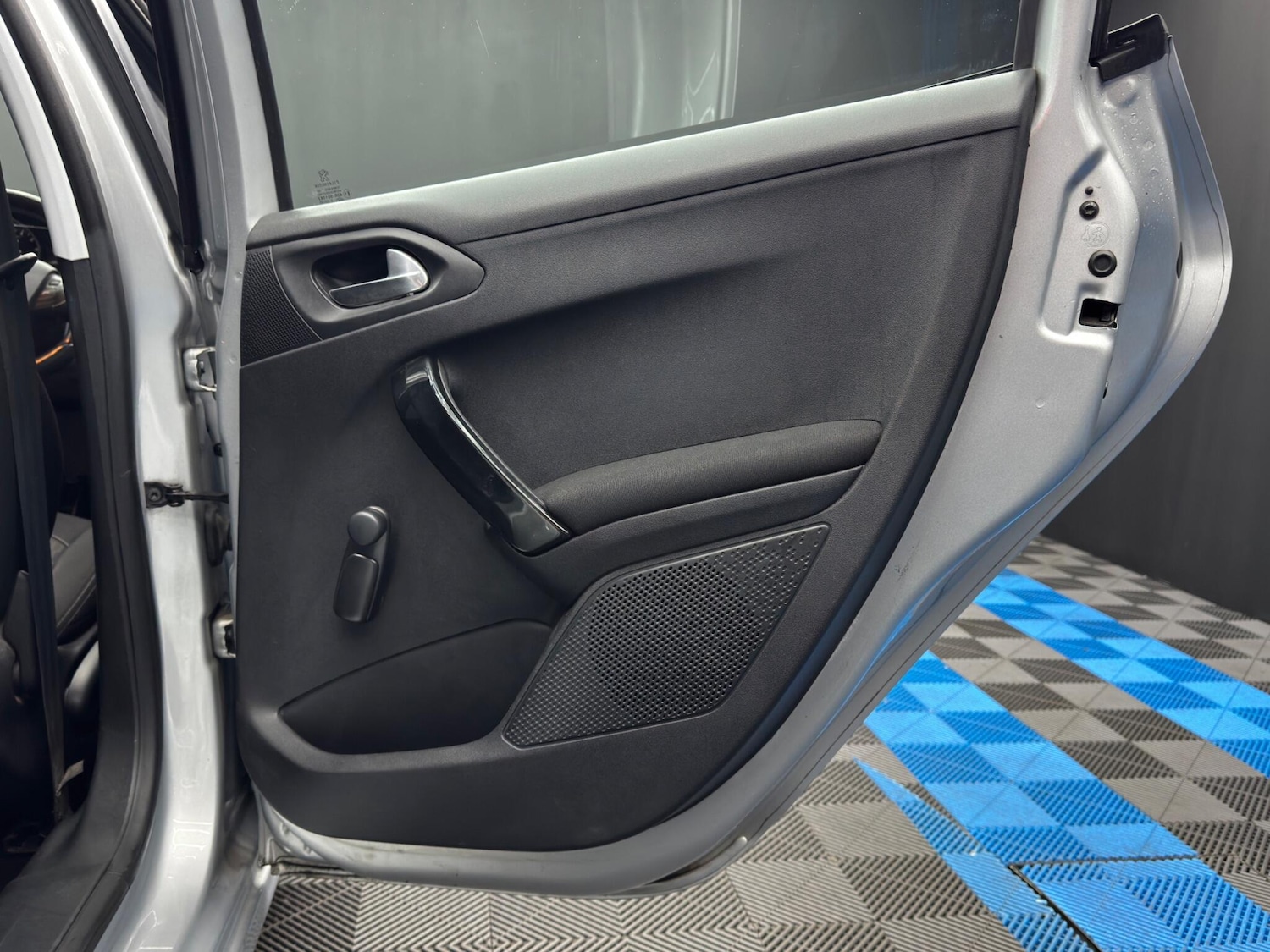 Used Peugeot 208 2017 for sale - 77387395: Photo 36