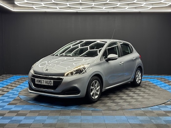 Used Peugeot 208 2017 for sale - 77387395: Photo