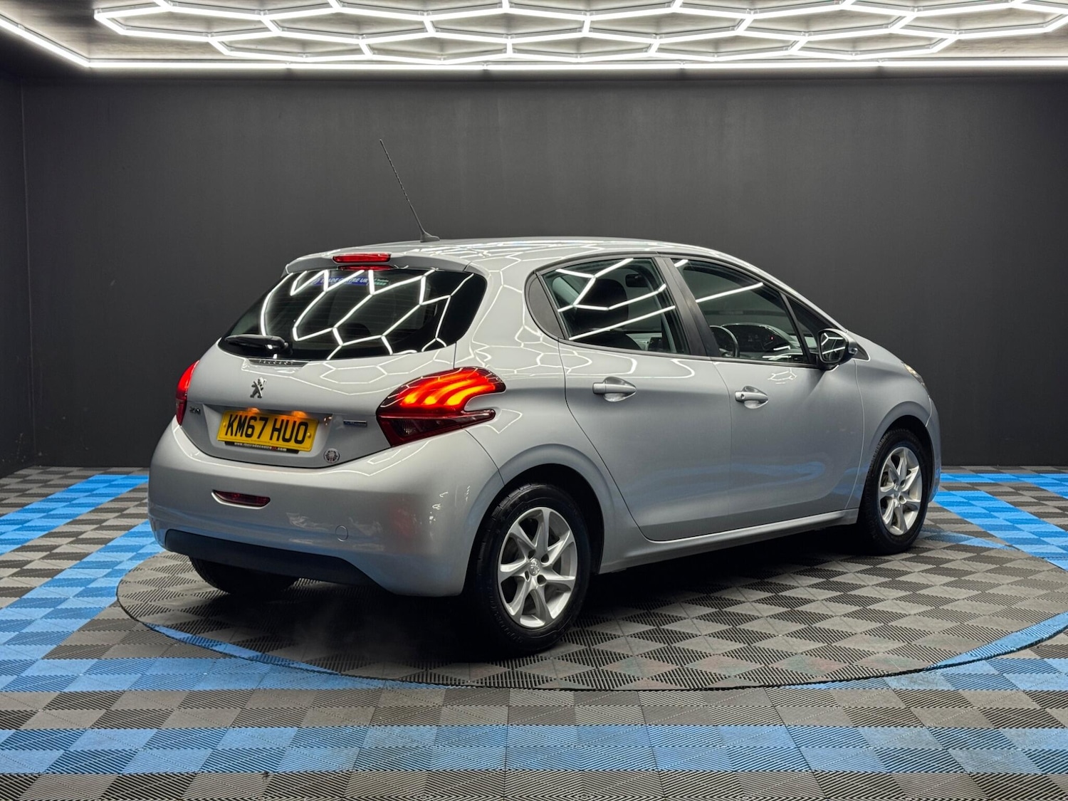Used Peugeot 208 2017 for sale - 77387395: Photo 5