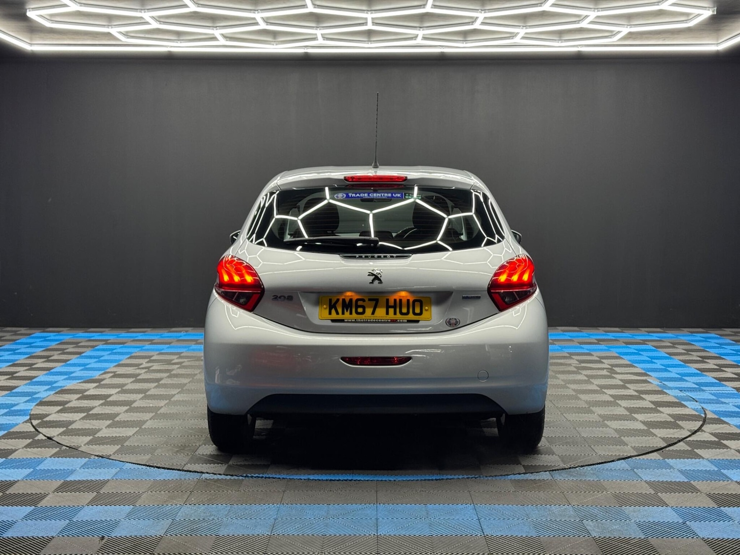 Used Peugeot 208 2017 for sale - 77387395: Photo 6