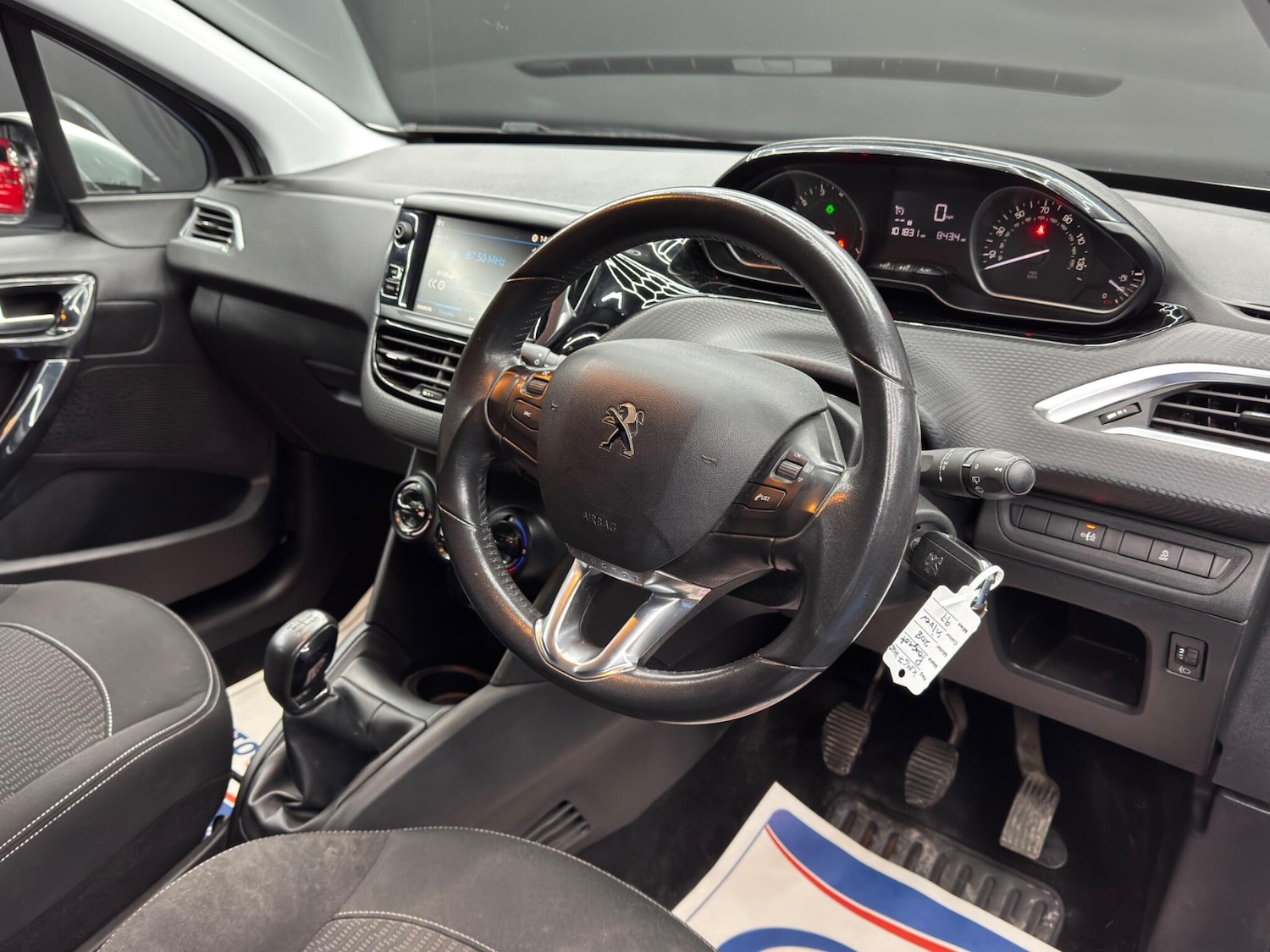 Used Peugeot 208 2017 for sale - 77387395: Photo 9