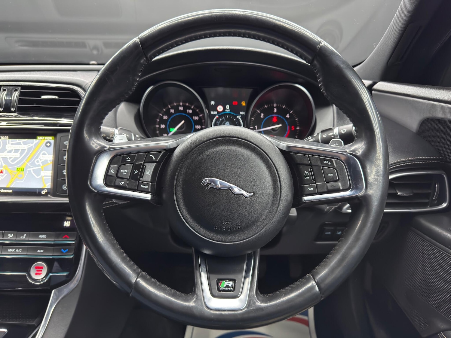 Used Jaguar XE 2018 for sale - 77315006: Photo 19