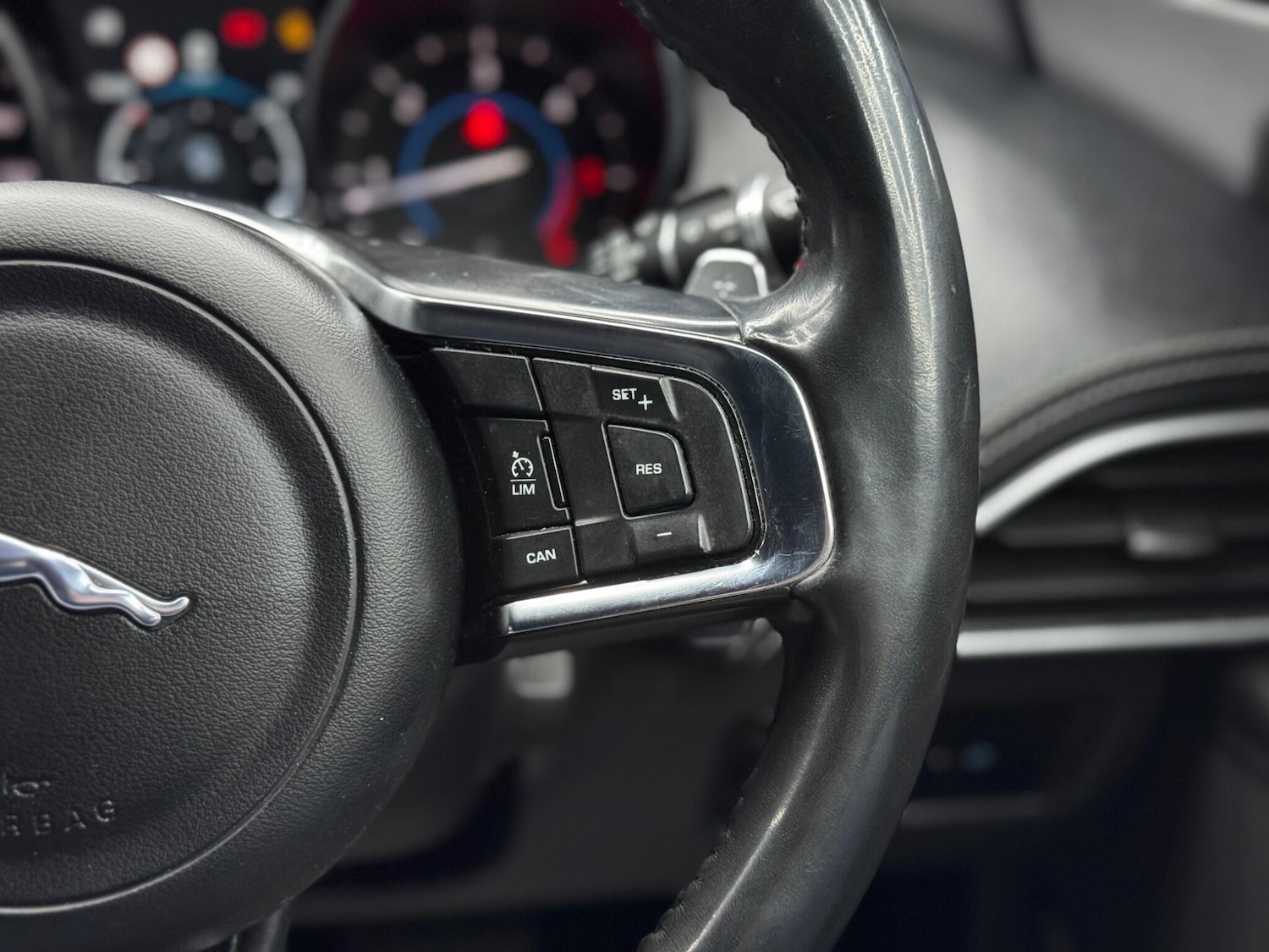 Used Jaguar XE 2018 for sale - 77315006: Photo 21