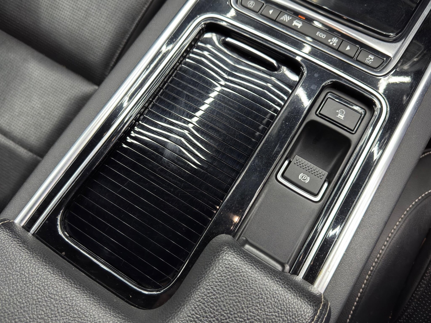 Used Jaguar XE 2018 for sale - 77315006: Photo 24