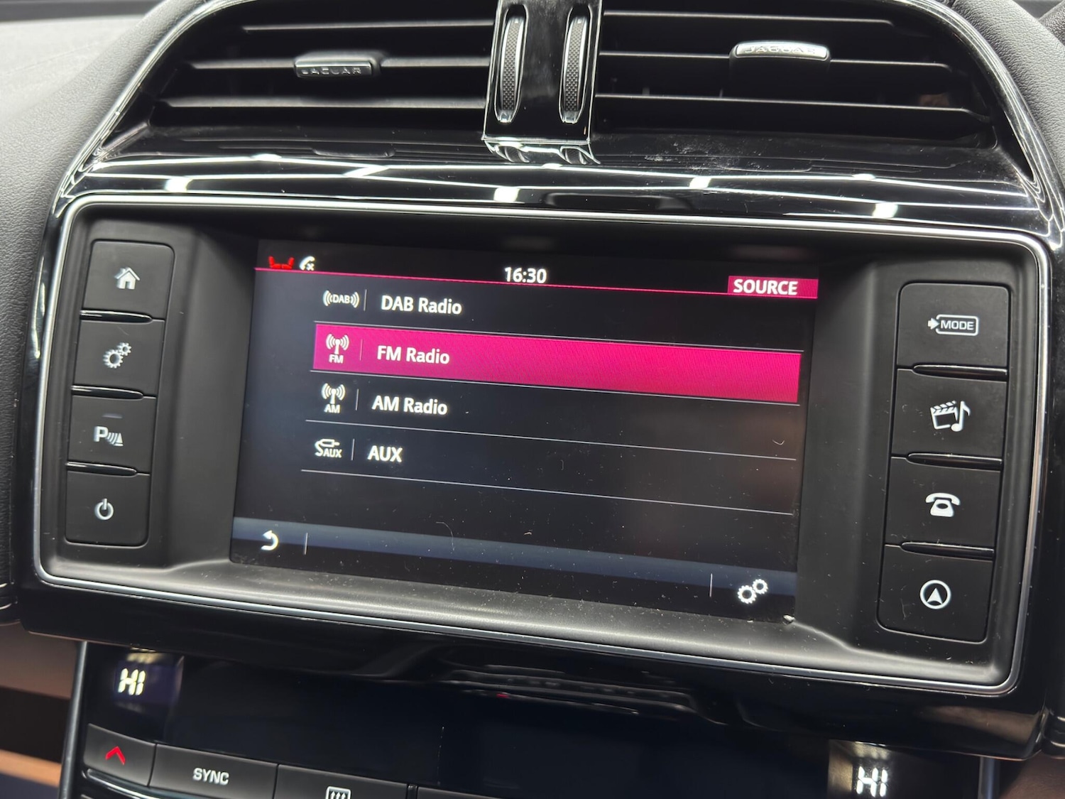 Used Jaguar XE 2018 for sale - 77315006: Photo 32