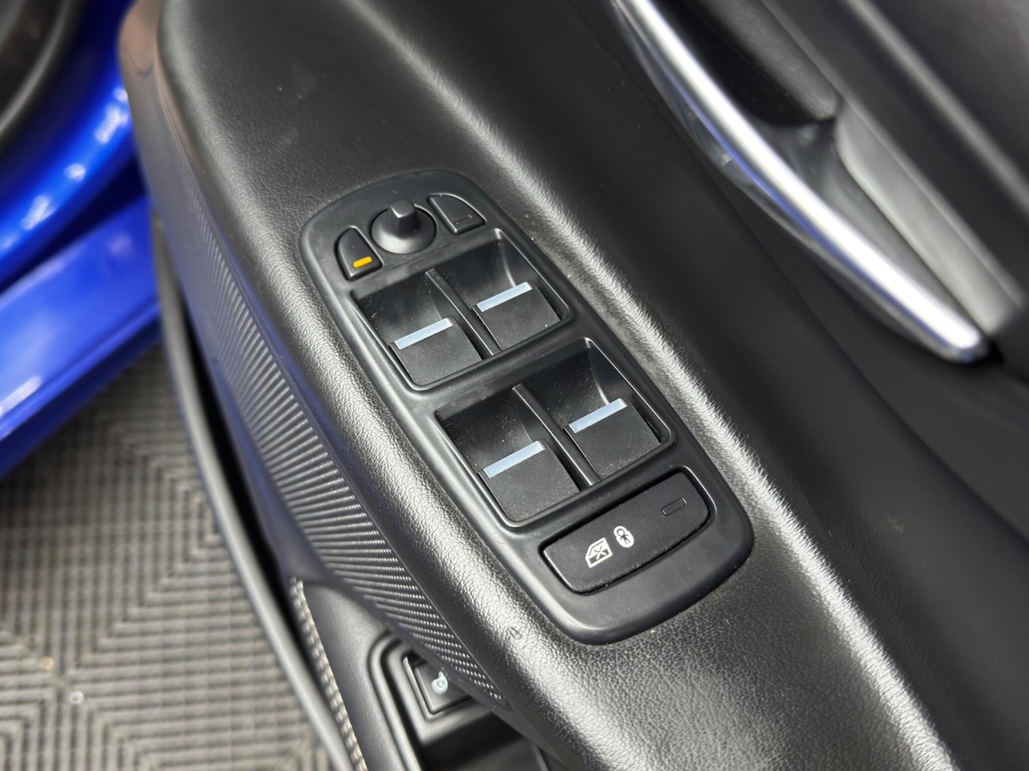 Used Jaguar XE 2018 for sale - 77315006: Photo 40