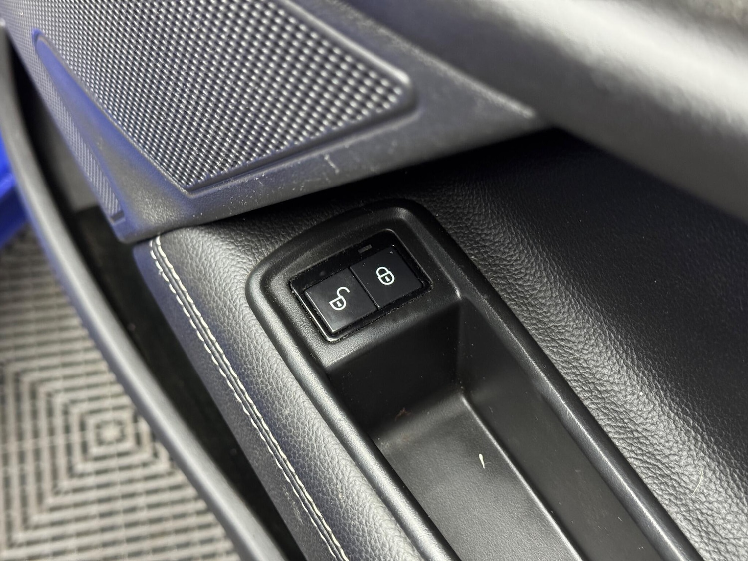 Used Jaguar XE 2018 for sale - 77315006: Photo 41