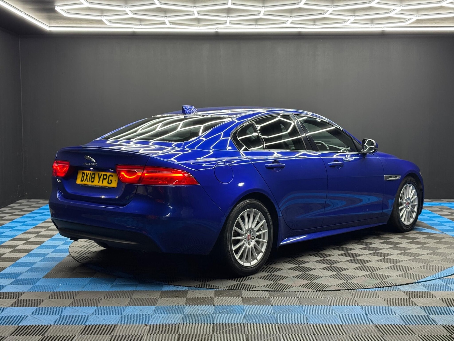 Used Jaguar XE 2018 for sale - 77315006: Photo 5