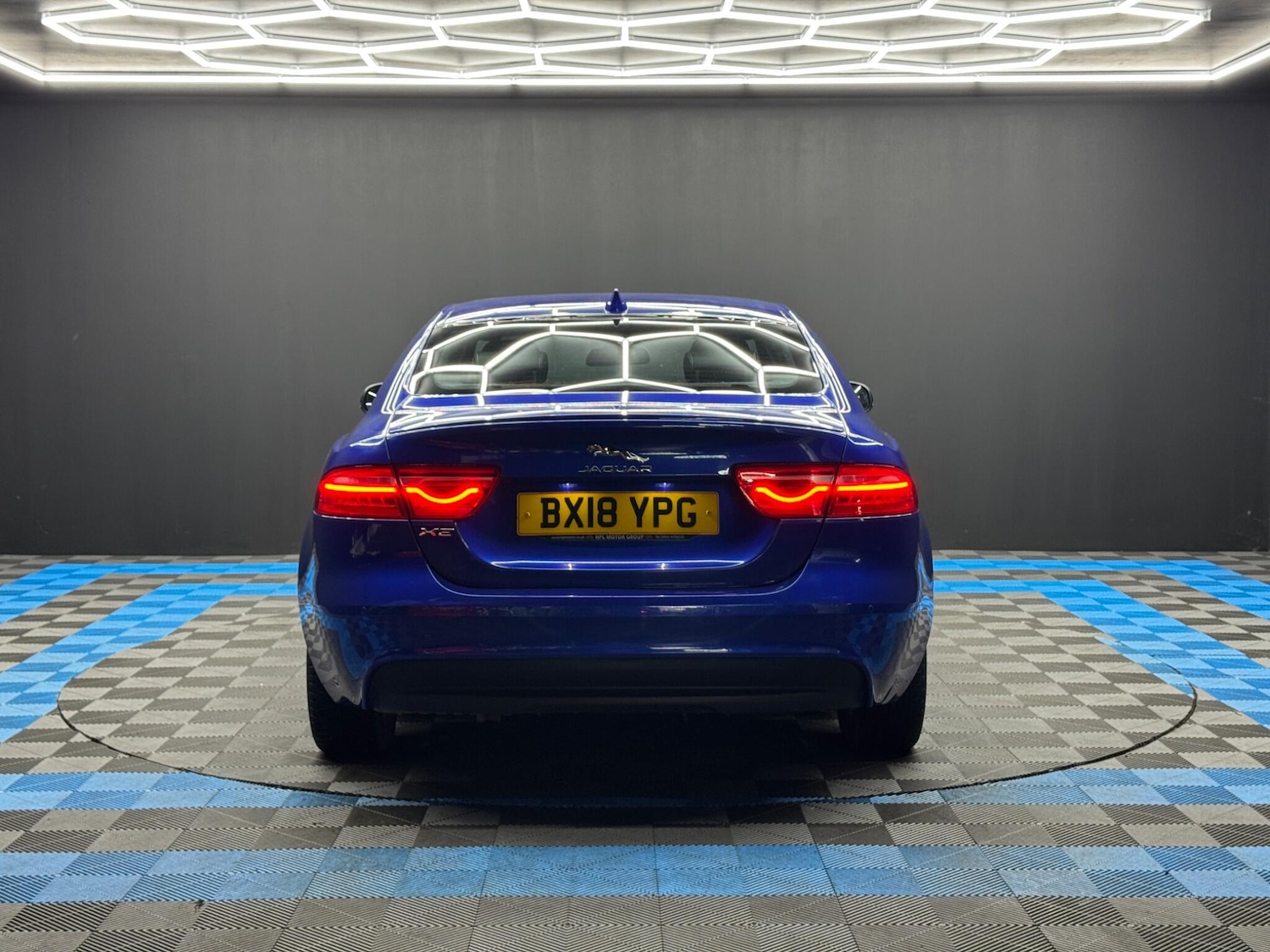 Used Jaguar XE 2018 for sale - 77315006: Photo 6