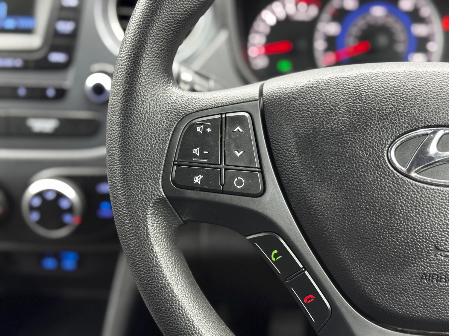 Used Hyundai i10 2017 for sale - 77143843: Photo 19