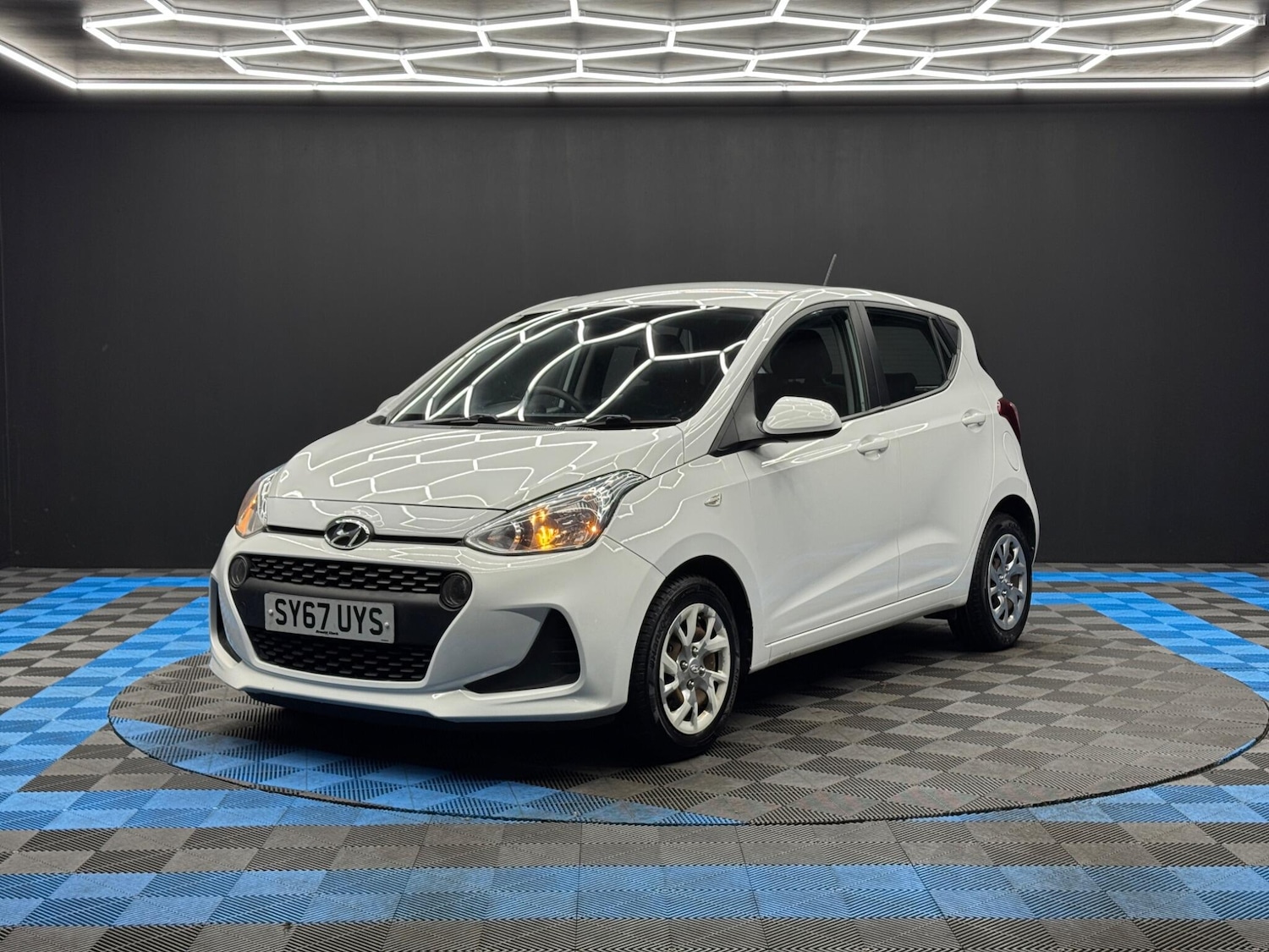 Used Hyundai i10 2017 for sale - 77143843: Photo 3