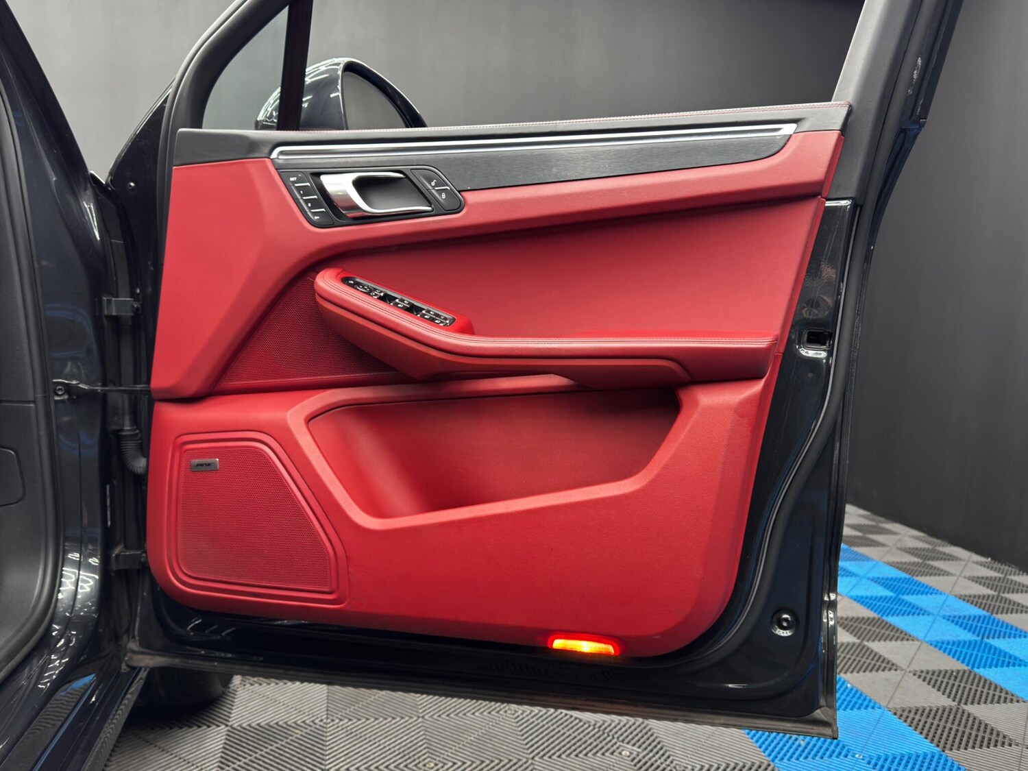 Used Porsche Macan 2016 for sale - 78006940: Photo 42