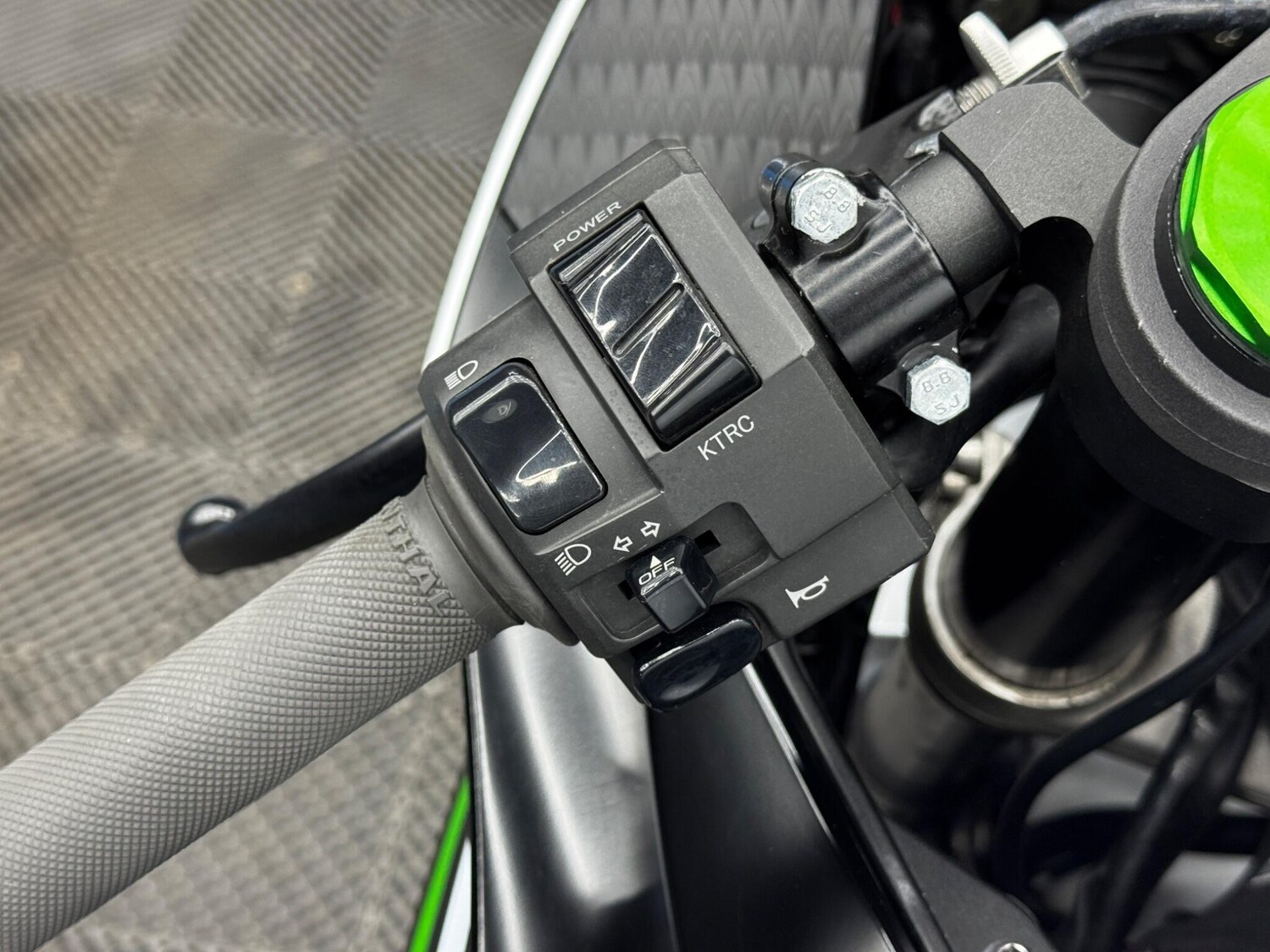 Used Kawasaki NINJA ZX 6 2015 for sale - 78675801: Photo 11