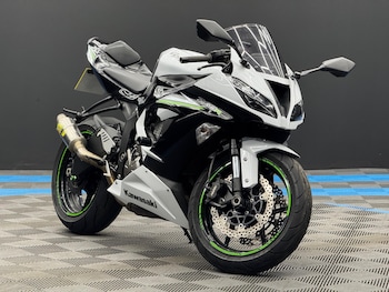 Used Kawasaki NINJA ZX 6 2015 for sale - bike-78675801: Photo