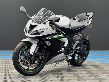 Used Kawasaki NINJA ZX 6 2015 for sale - bike-78675801: Photo
