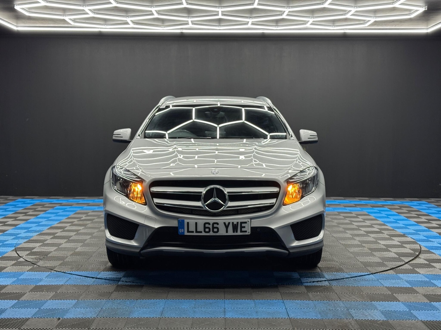 Used Mercedes-Benz GLA 2016 for sale - 77131699: Photo 2