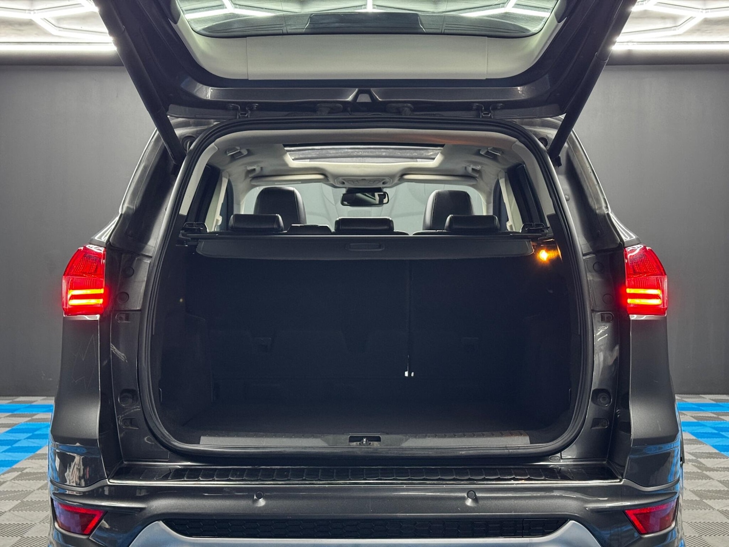 Used Ford Kuga 2014 for sale - 76850293: Photo 35