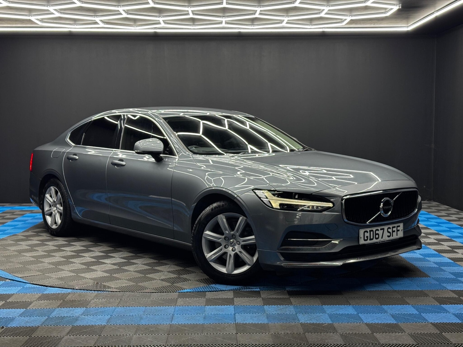Used Volvo S90 2018 for sale - 76658492: Photo 1