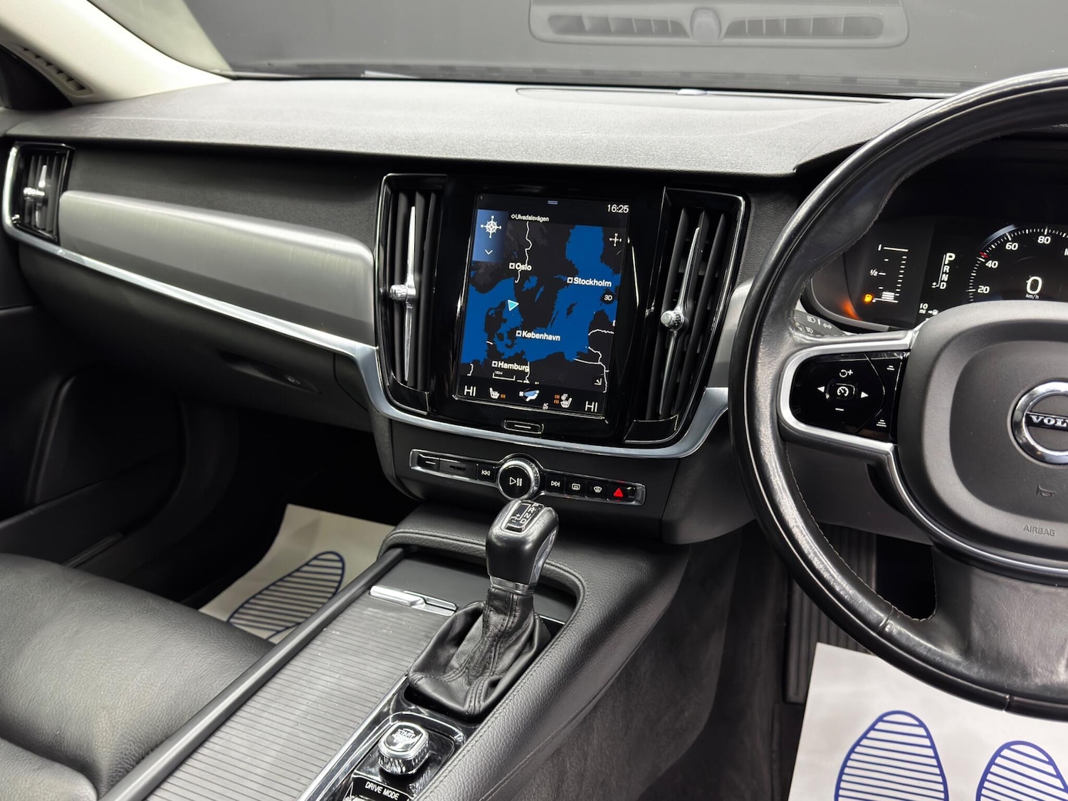 Used Volvo S90 2018 for sale - 76658492: Photo 23