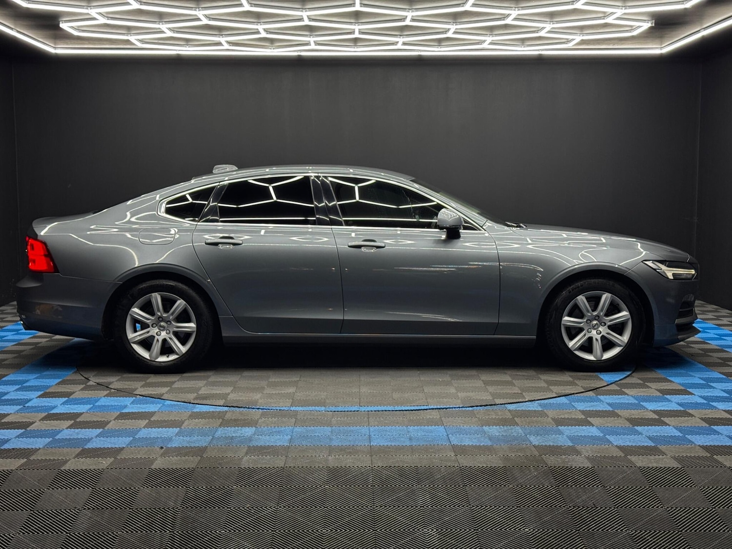 Used Volvo S90 2018 for sale - 76658492: Photo 4