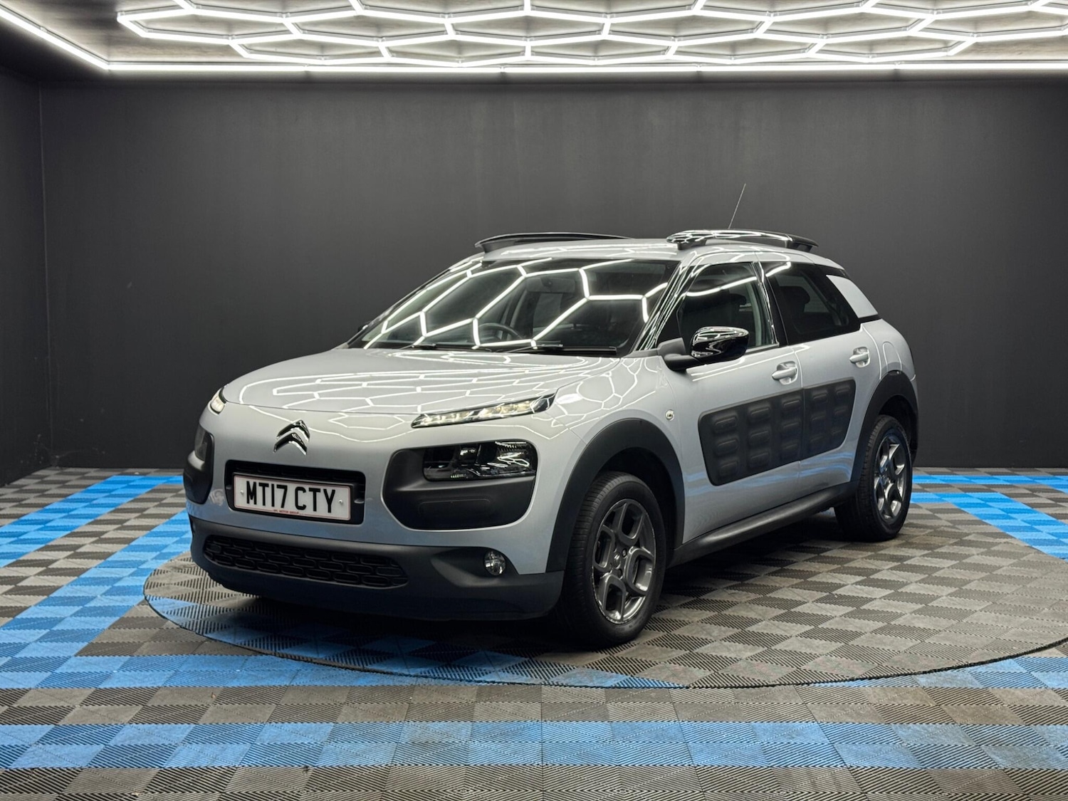 Used Citroen C4 Cactus 2017 for sale - 77939758: Photo 3