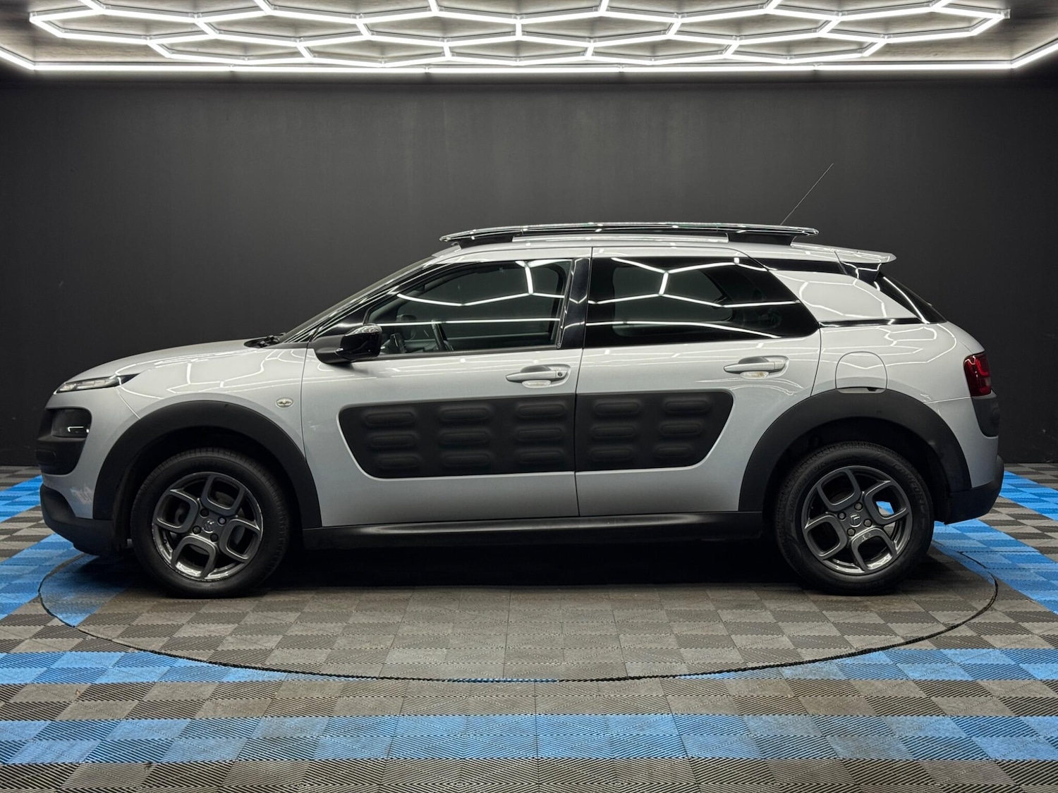 Used Citroen C4 Cactus 2017 for sale - 77939758: Photo 8
