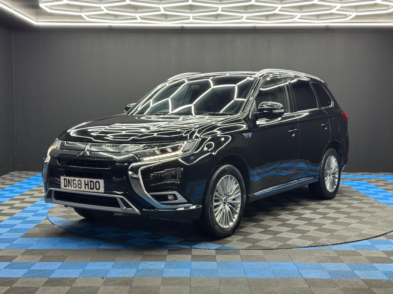 Used Mitsubishi Outlander 2018 for sale - 77175537: Photo 3