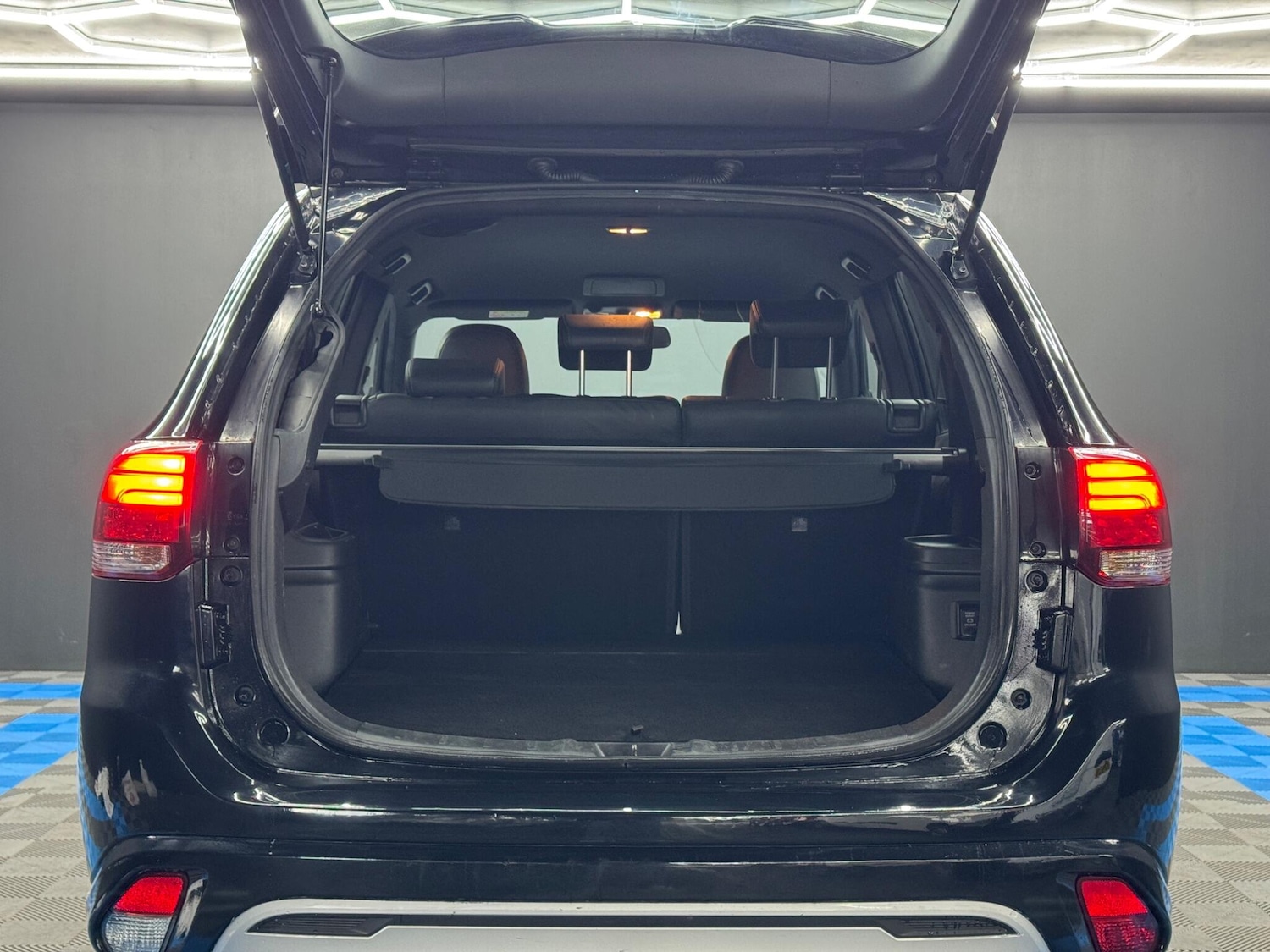 Used Mitsubishi Outlander 2018 for sale - 77175537: Photo 37