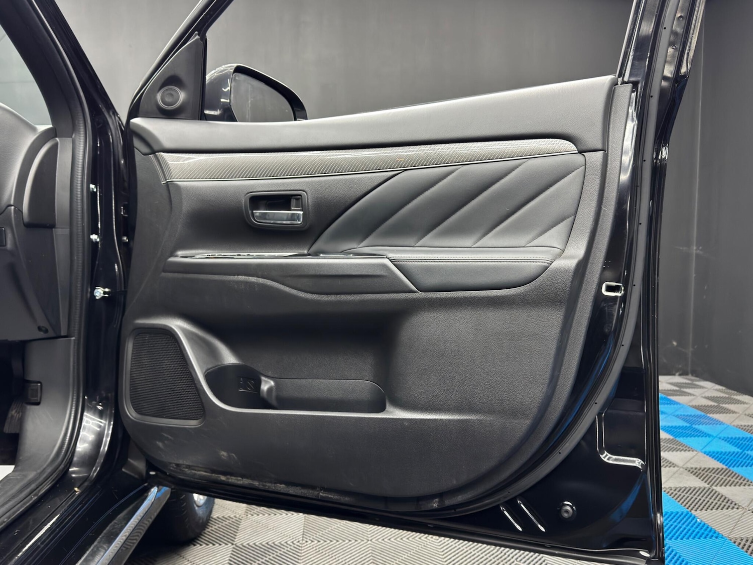 Used Mitsubishi Outlander 2018 for sale - 77175537: Photo 38