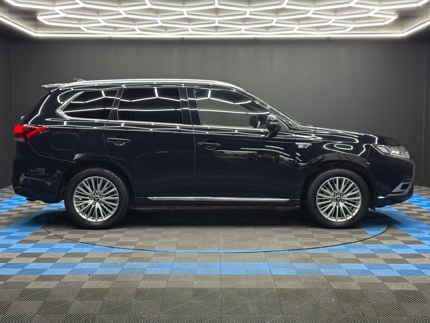 Used Mitsubishi Outlander 2018 for sale - 77175537: Photo 4