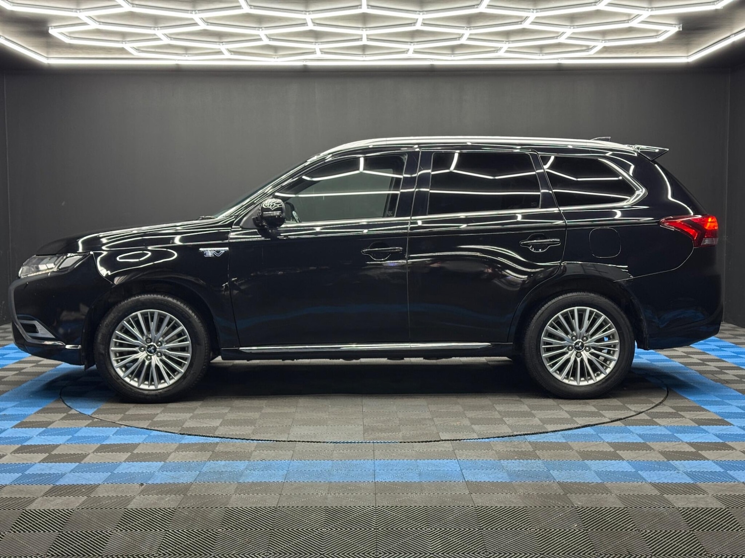 Used Mitsubishi Outlander 2018 for sale - 77175537: Photo 8