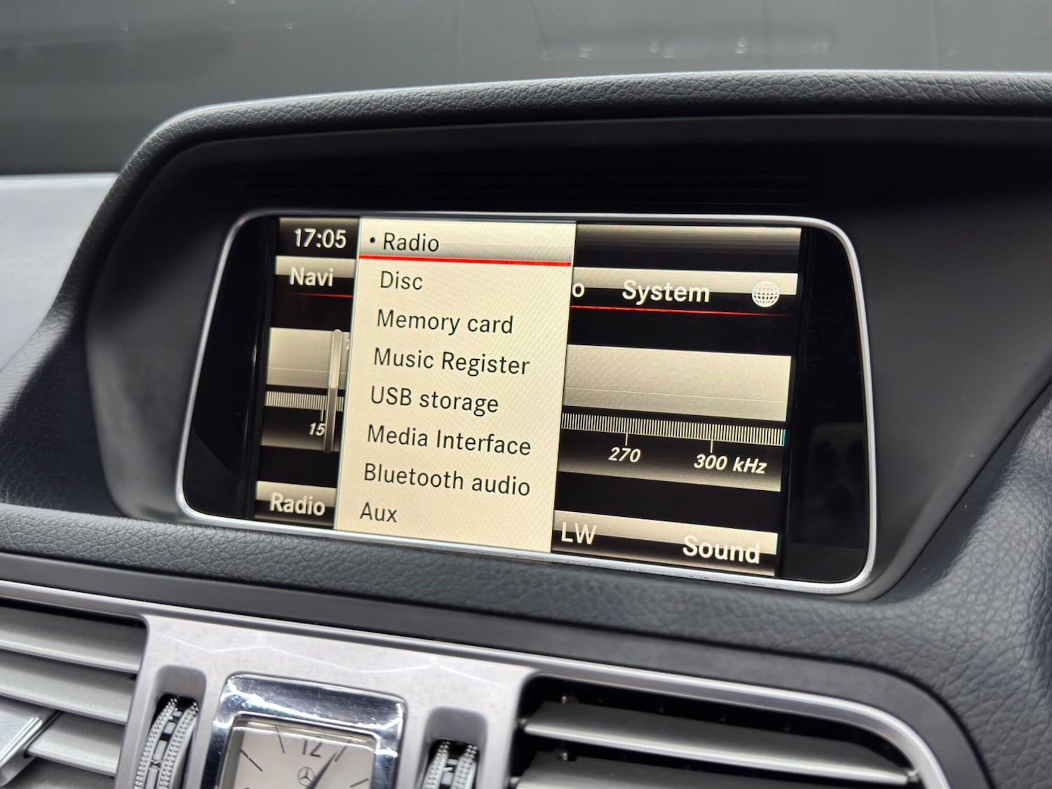 Used Mercedes-Benz E Class 2013 for sale - 76189643: Photo 29