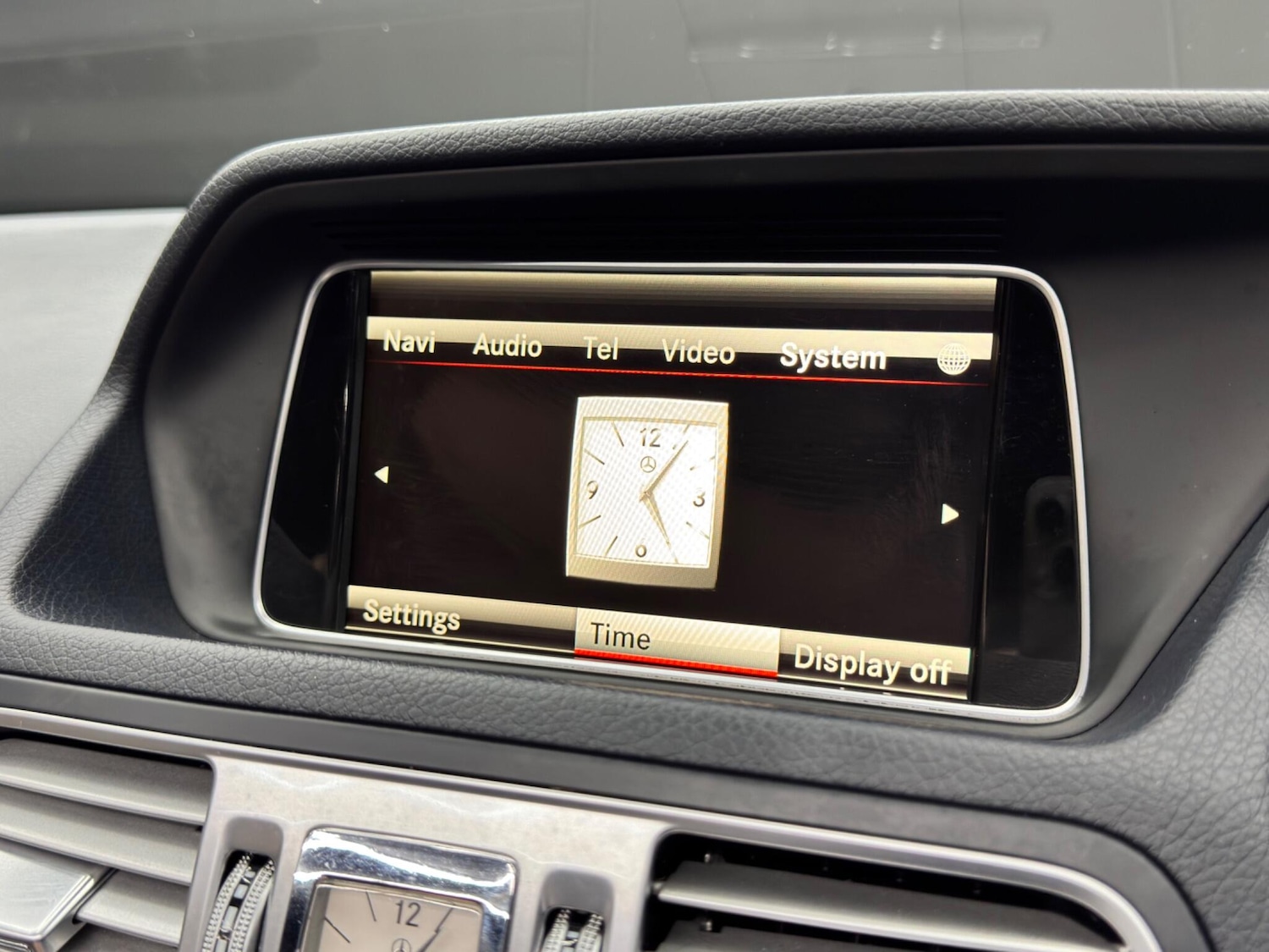 Used Mercedes-Benz E Class 2013 for sale - 76189643: Photo 32