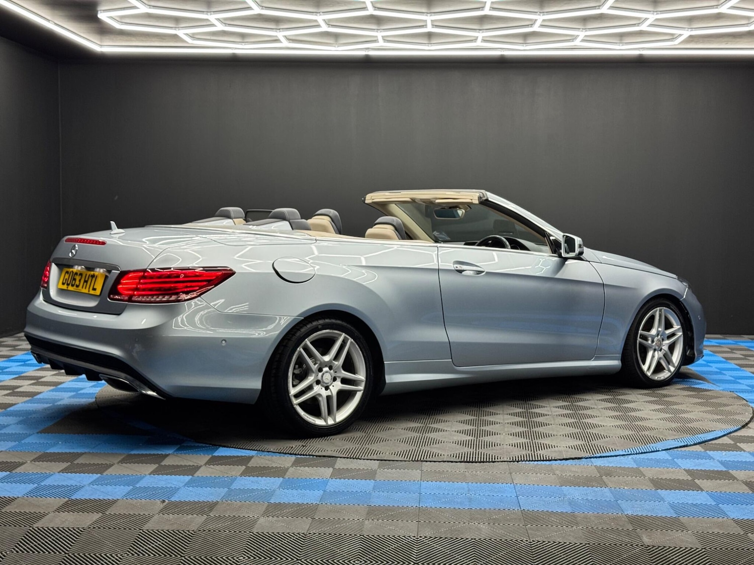 Used Mercedes-Benz E Class 2013 for sale - 76189643: Photo 4