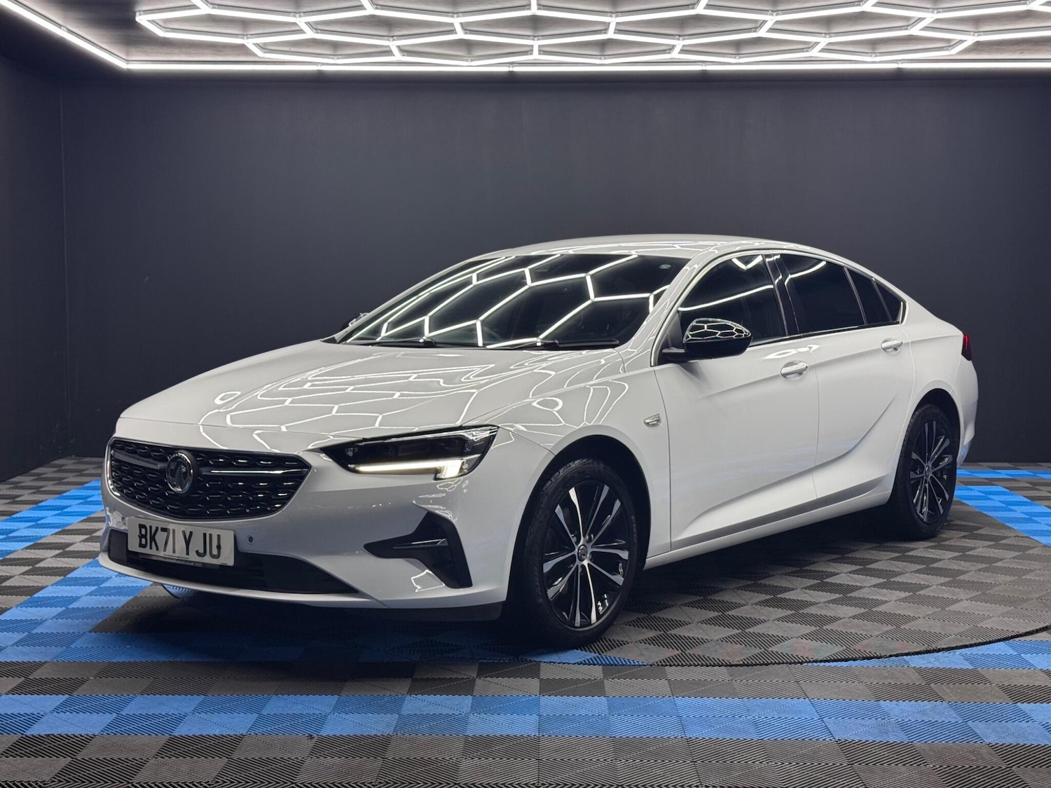 Used Vauxhall Insignia 2021 for sale - 76166622: Photo 3