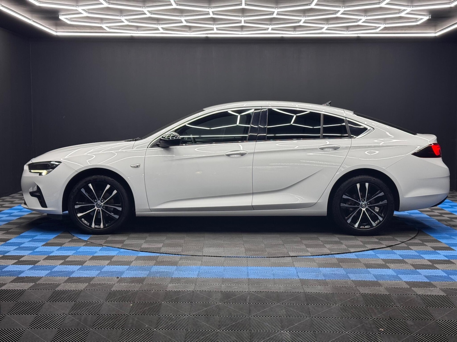 Used Vauxhall Insignia 2021 for sale - 76166622: Photo 8