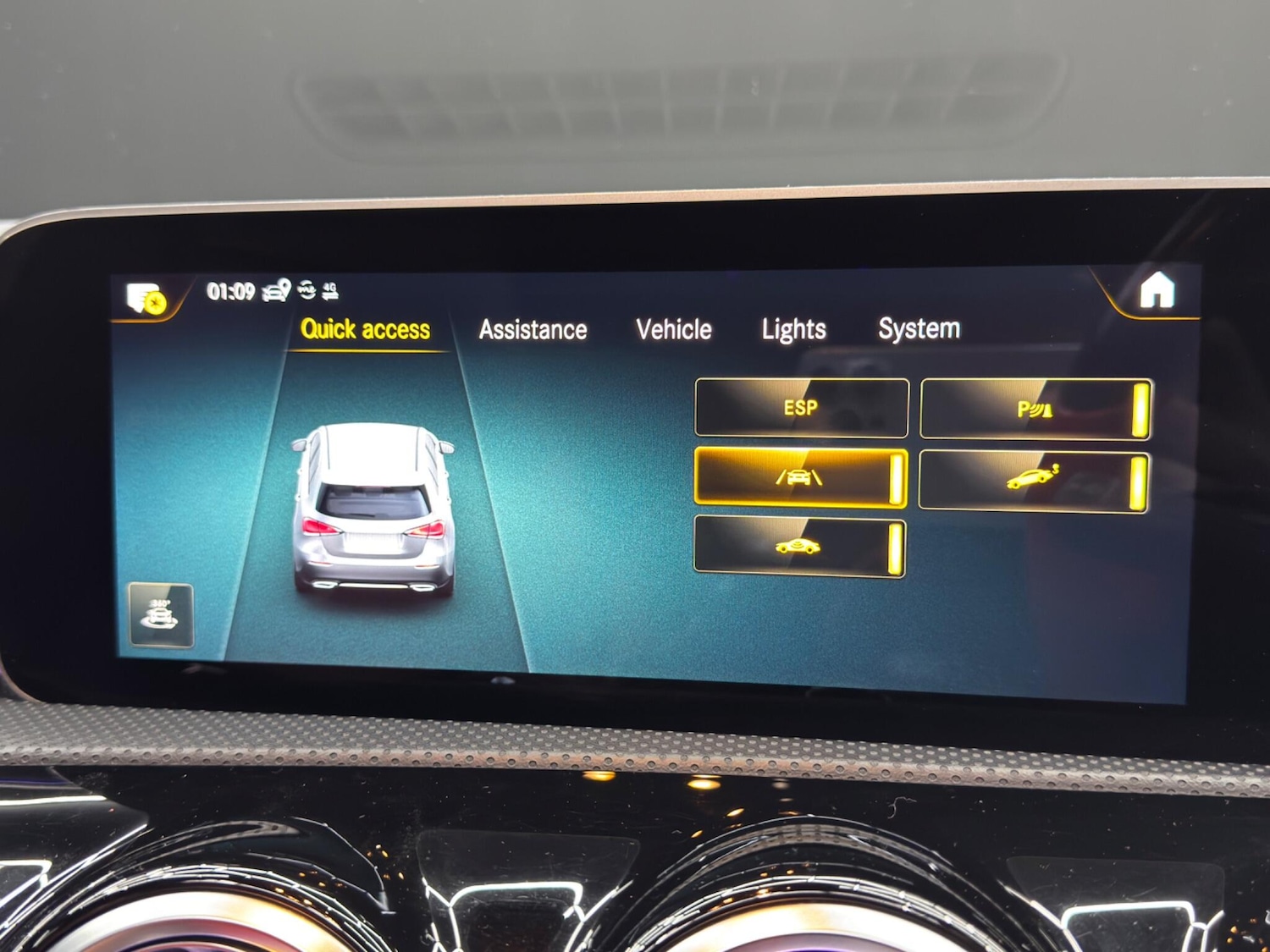 Used Mercedes-Benz A-Class 2018 for sale - 77696541: Photo 36